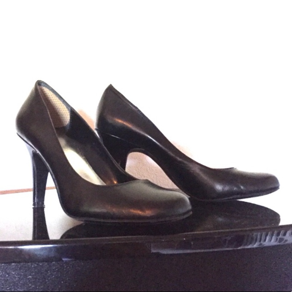 Black high heels / pumps